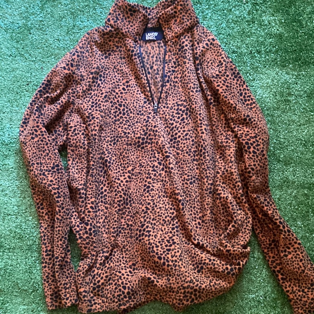 Lands in fleece. NWOT Never worn